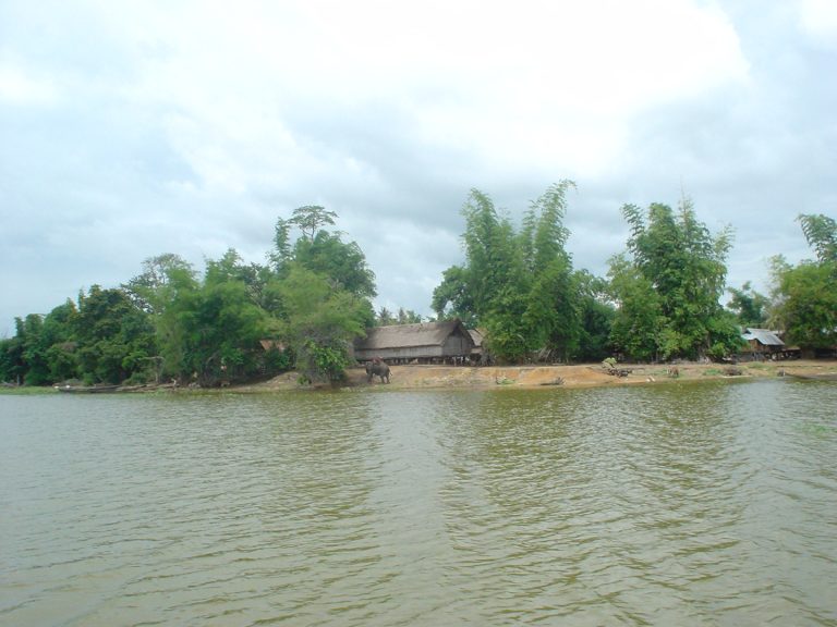 Buon Jun M'nong village by Lak Lake