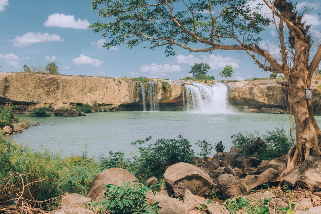 Rocks and rapids at Dray Sap waterfall